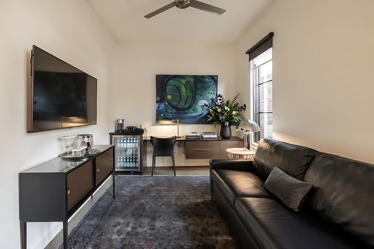 Phòng Suite có thiết kế đặc trưng (1 Bedroom) | 1 phòng ngủ, két bảo mật tại phòng, trang trí khác biệt