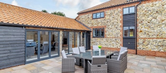 Skylark Barn-UK31354
