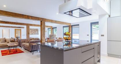 Kestrel Barn-UK31353