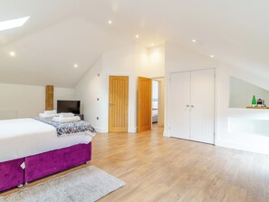 4 quartos, Wi-Fi de cortesia, roupa de cama