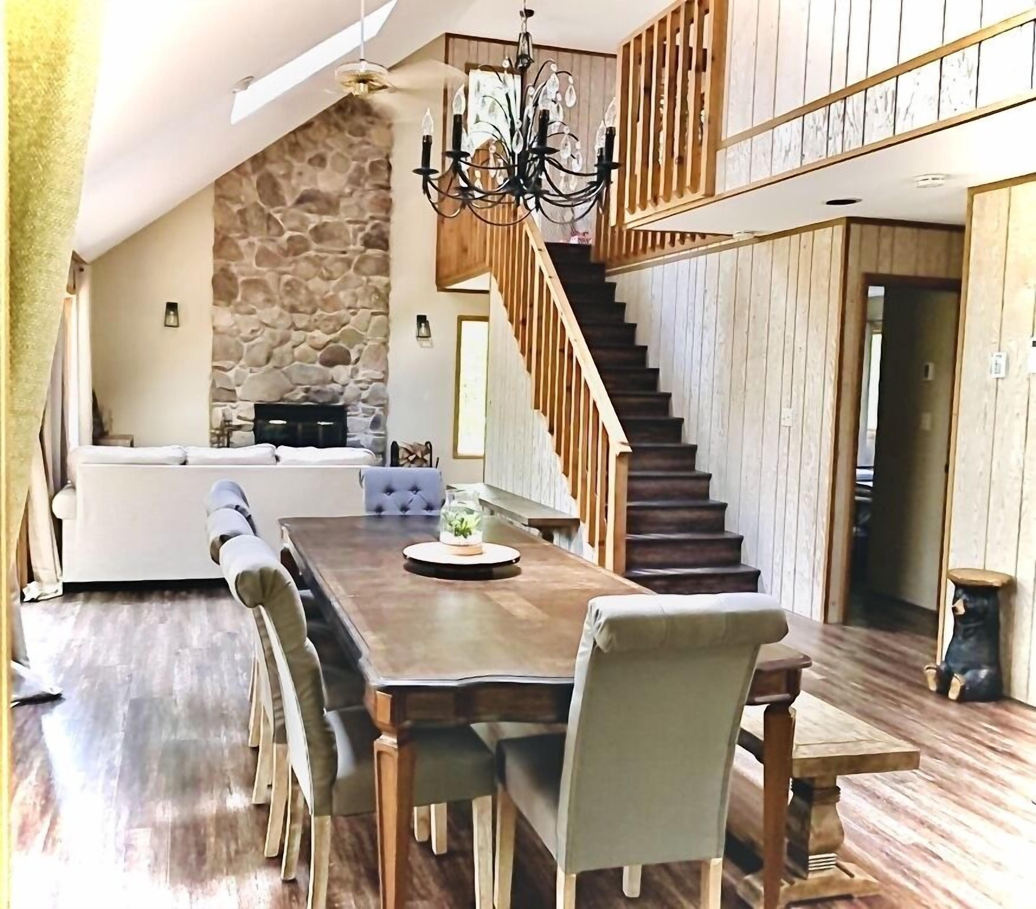Beautiful, 3 Story home on the golf course!! 