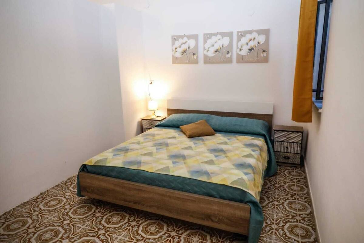 2 quartos, cofres nos quartos, ferros/tábuas de passar roupa