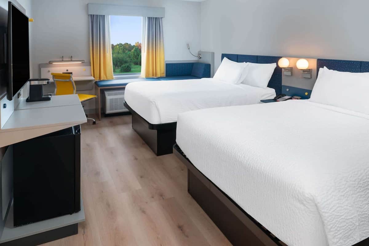 pillow-top beds, individually decorated, individually furnished, desk