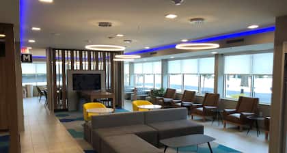Microtel Inn & Suites by Wyndham Hot Springs