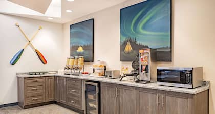 Super 8 by Wyndham Moosonee