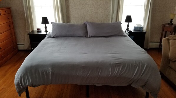 3 Schlafzimmer, Schreibtisch, Bügeleisen/Bügelbrett, WLAN