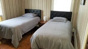 3 bedrooms, desk, iron/ironing board, WiFi