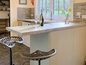 Dishwasher, cookware/dishes/utensils - 3 bedroom accommodation in Ross, near Crieff (Ross, near Crieff)