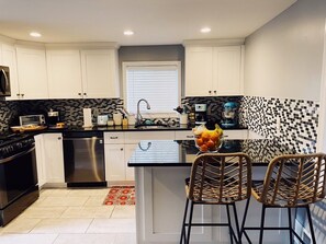 Fridge, microwave, oven, stovetop - Modern Beach house “CAIS” 1mile from the Beach and Pier Village (Long Branch)
