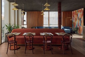 รวมอาหารเช้าแบบคอนติเนนทัล ทุกวัน