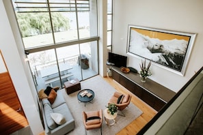 Smart TV, stereo