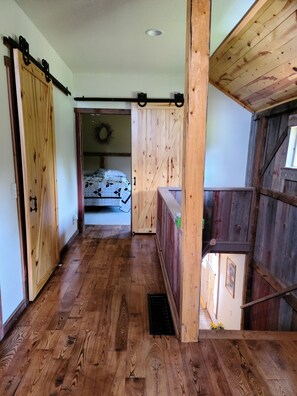 3 bedrooms, iron/ironing board, travel crib, free WiFi