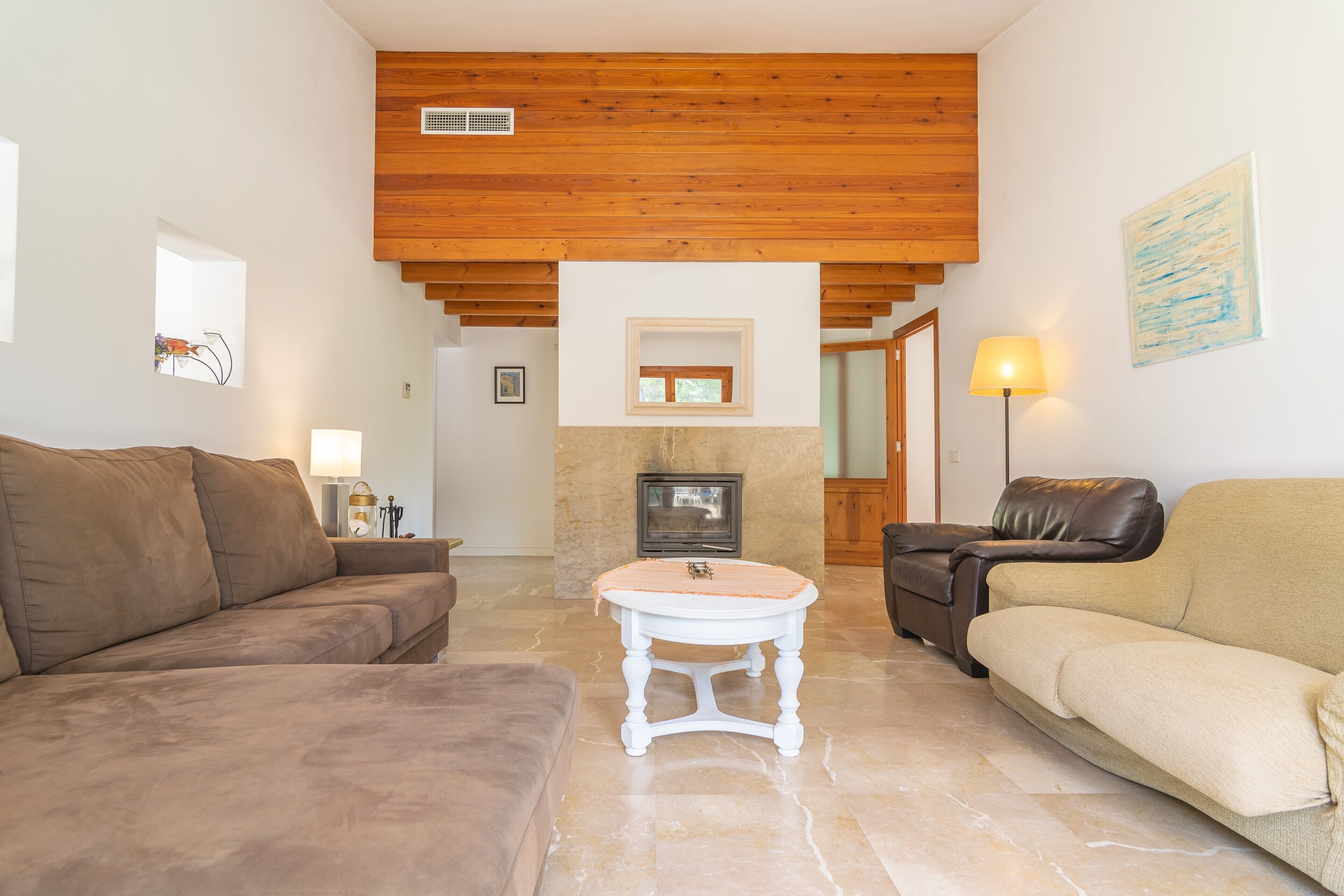 Télévision, table de tennis de table