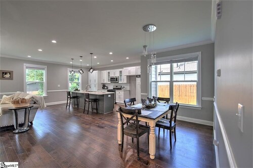 Luxurious Ladson House-B in Greenville, South Carolina