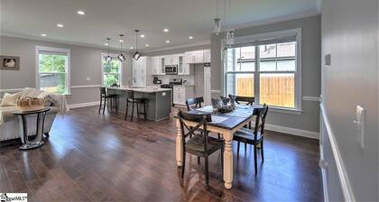 Luxurious Ladson House-B in Greenville, South Carolina