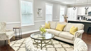 TV connectée, cheminée, espaces bureaux