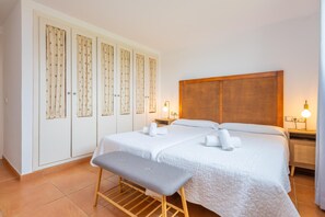 4 habitaciones, tabla de planchar con plancha y wifi gratis 