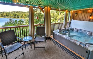 Outdoor spa tub - 7Bdr/5Bth, Amazing View, Lake/Swim. 1/2 ml Ski Hunter Resort, Hot Tub/Sauna.Golf (Lanesville, Hunter)