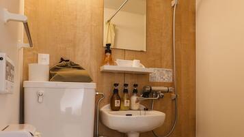 Vòi sen/bồn tắm kết hợp, đồ dùng nhà tắm miễn phí, máy sấy tóc