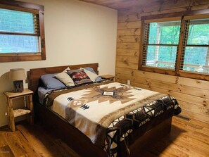 3 bedrooms, desk, iron/ironing board, WiFi