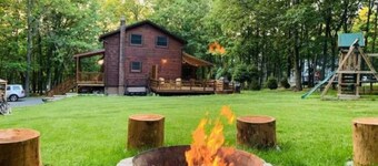 Beautiful wooden lodge cabin in the Heart of the Poconos. 