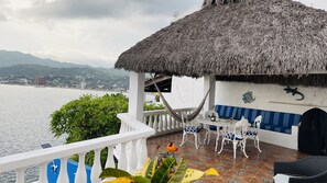 Outdoor dining - Spectacular views!!! With a stunning sunsets. (Península de Santiago)