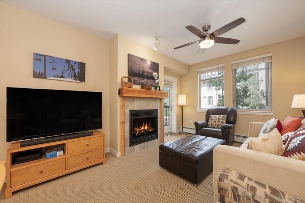 TV, fireplace