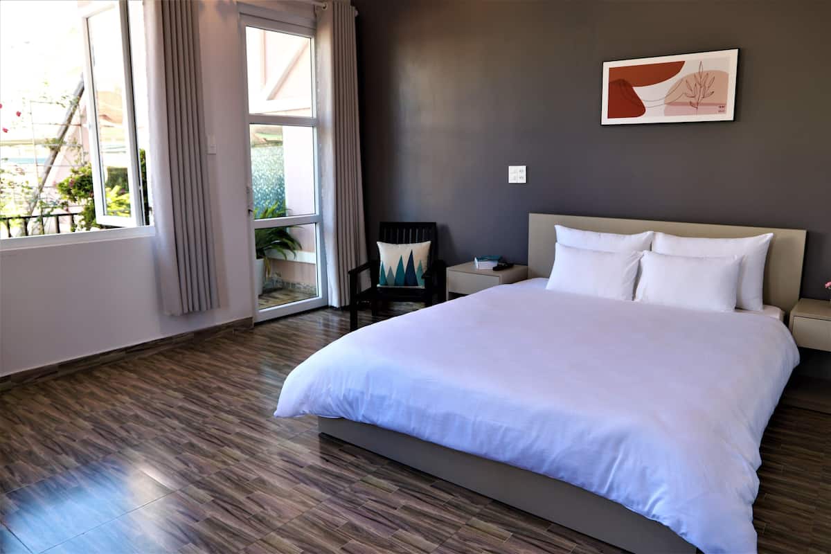 Habitación doble Prestigio | Escritorio, espacio para trabajar con laptop y insonorización