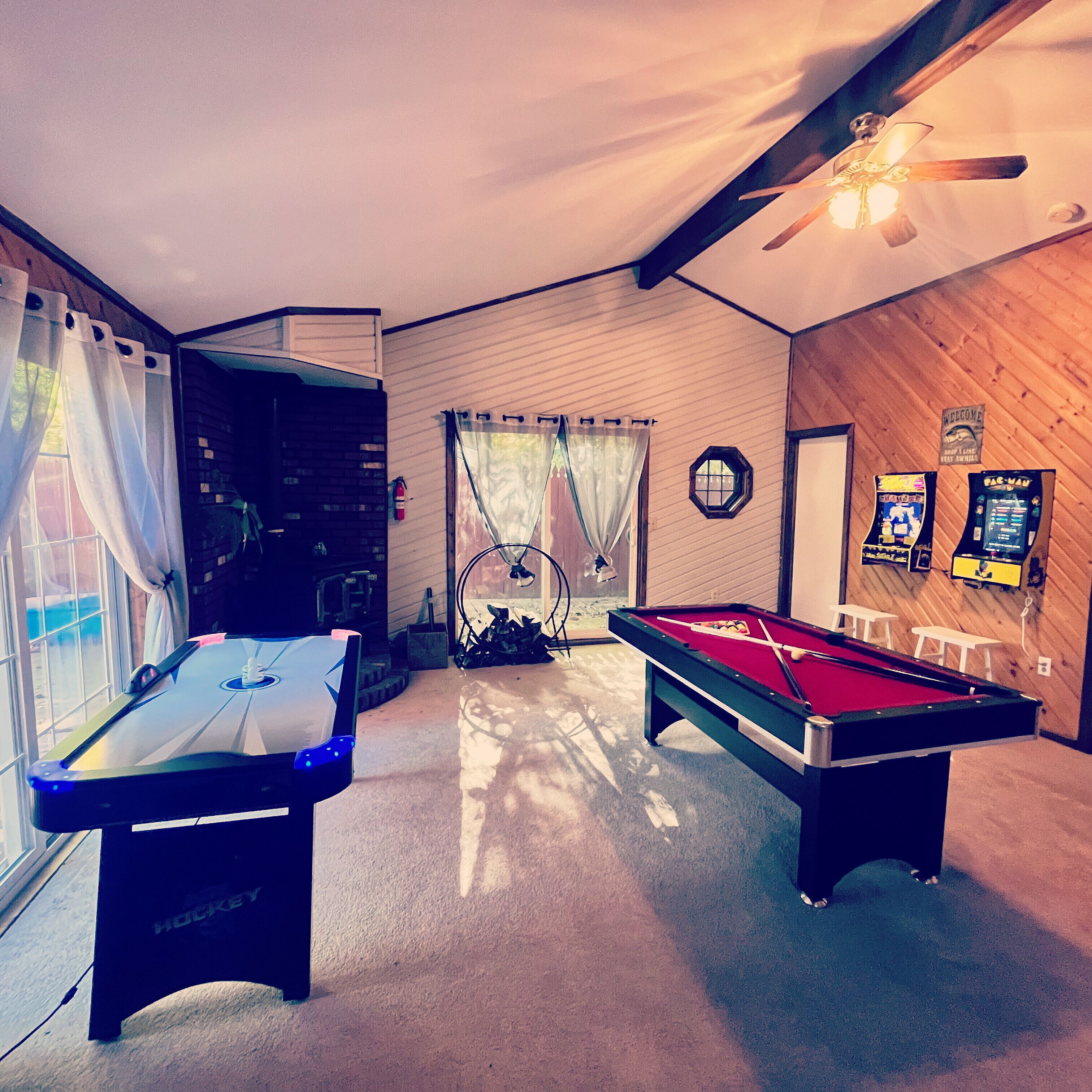 Brand new GAME ROOM - Pocono LAKEAWAY! 