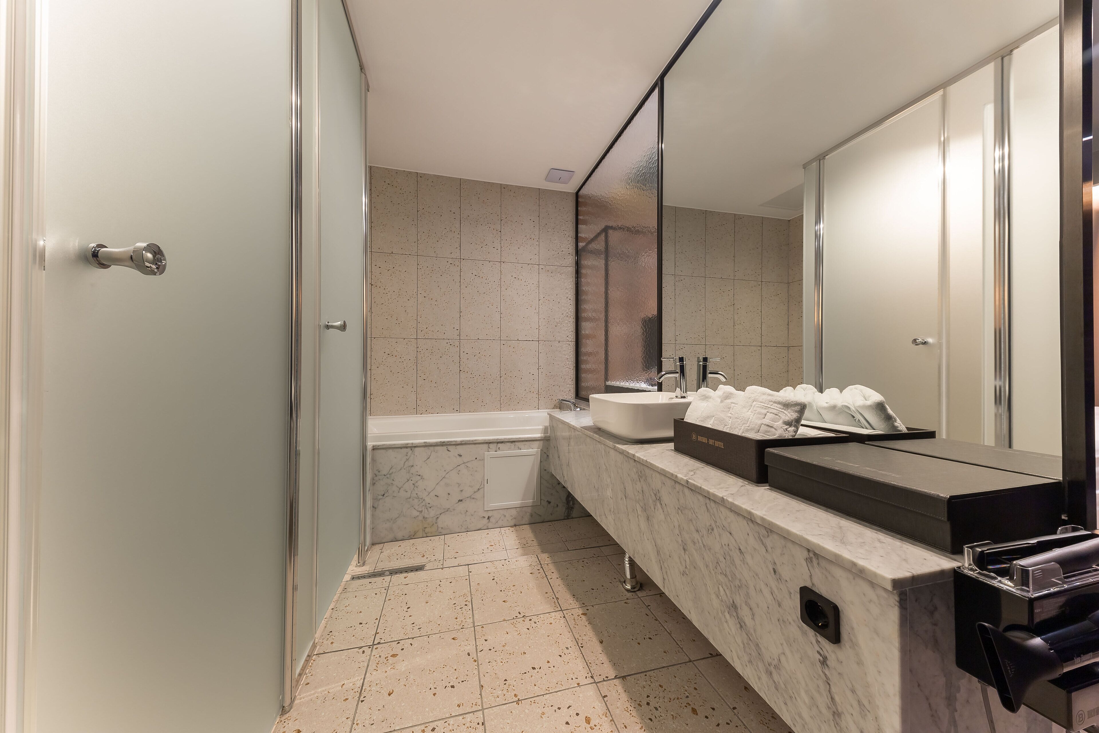 standard double room | bathroom | shower, free toiletries, hair dryer, bathrobes