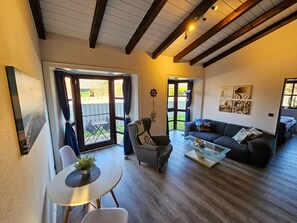 TV - 091 Ferienwohnung Amundsen - 091 Ferienwohnung im Maadebogen (Wilhelmshaven)