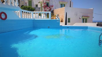 Studio, 1 chambre, fumeurs, balcon | Piscine | Piscine extérieure