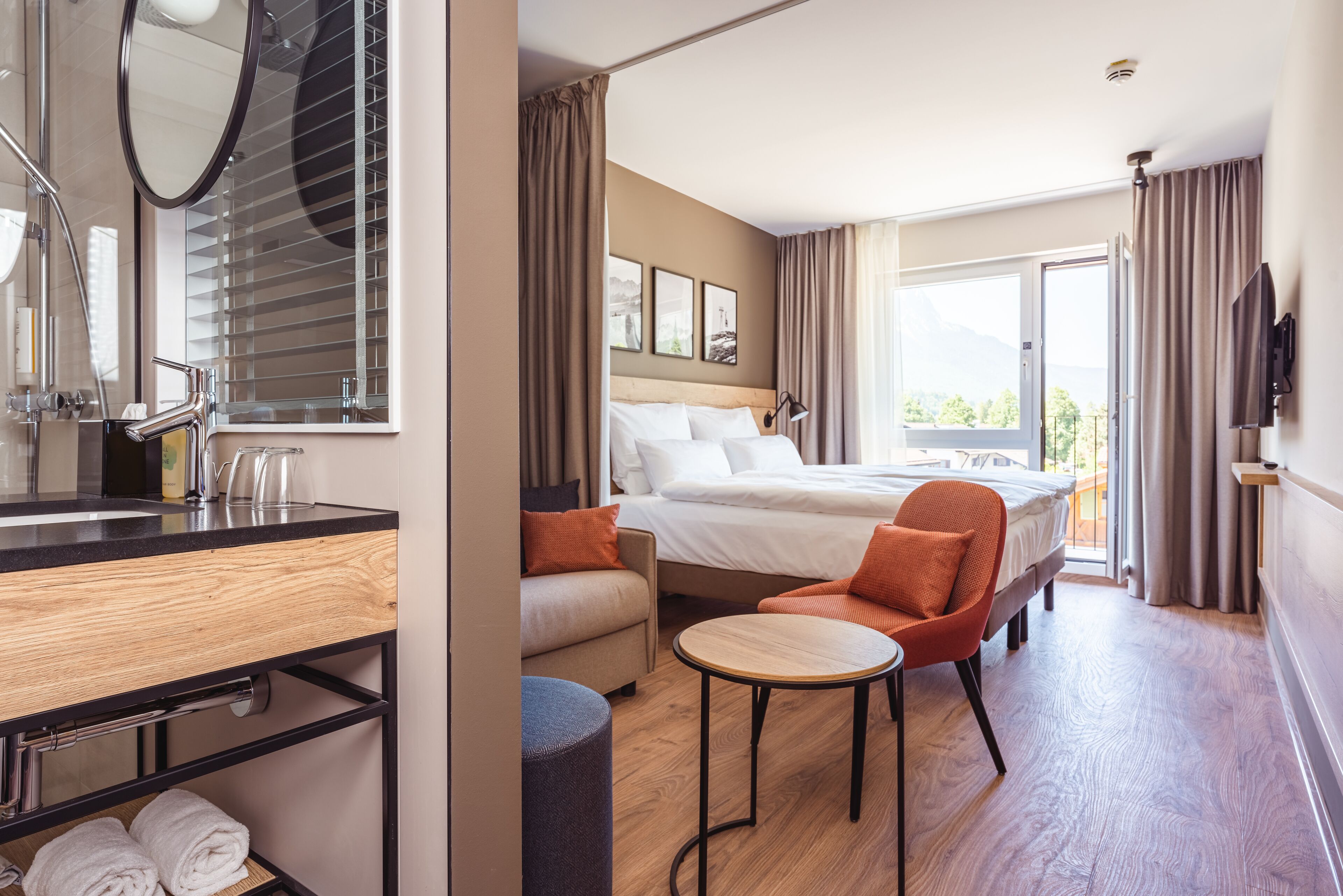 double room, mountain view | free wifi, bed sheets