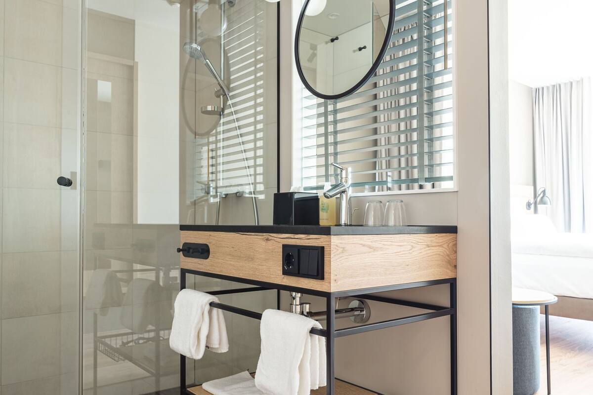 double room | bathroom | shower, hair dryer, bathrobes, towels