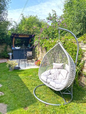 Property grounds - Cosy Shepherd's Hut with Secret Garden in rural Herefordshire (Hereford)