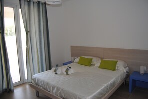 2 bedrooms, desk, iron/ironing board, free WiFi