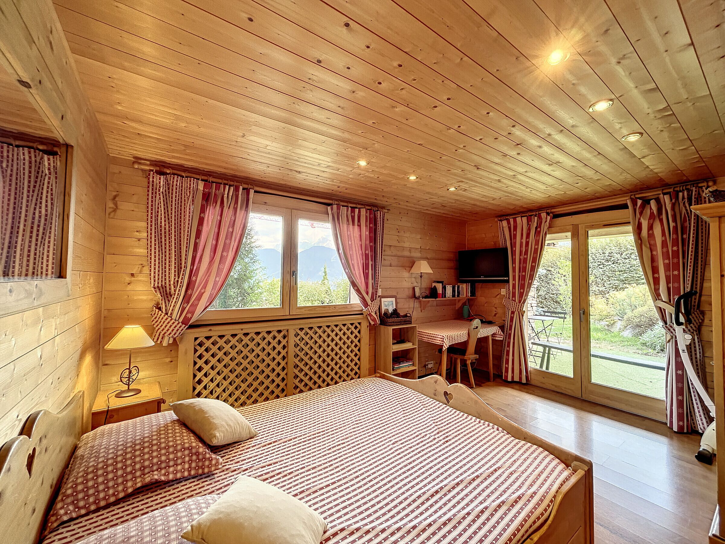 4 bedrooms, free WiFi
