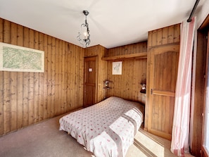 2 bedrooms