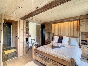 5 bedrooms, free WiFi - 6-room chalet in Combloux with fireplace and parking (Combloux)