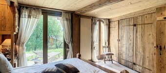 6-room chalet in Combloux with fireplace and parking