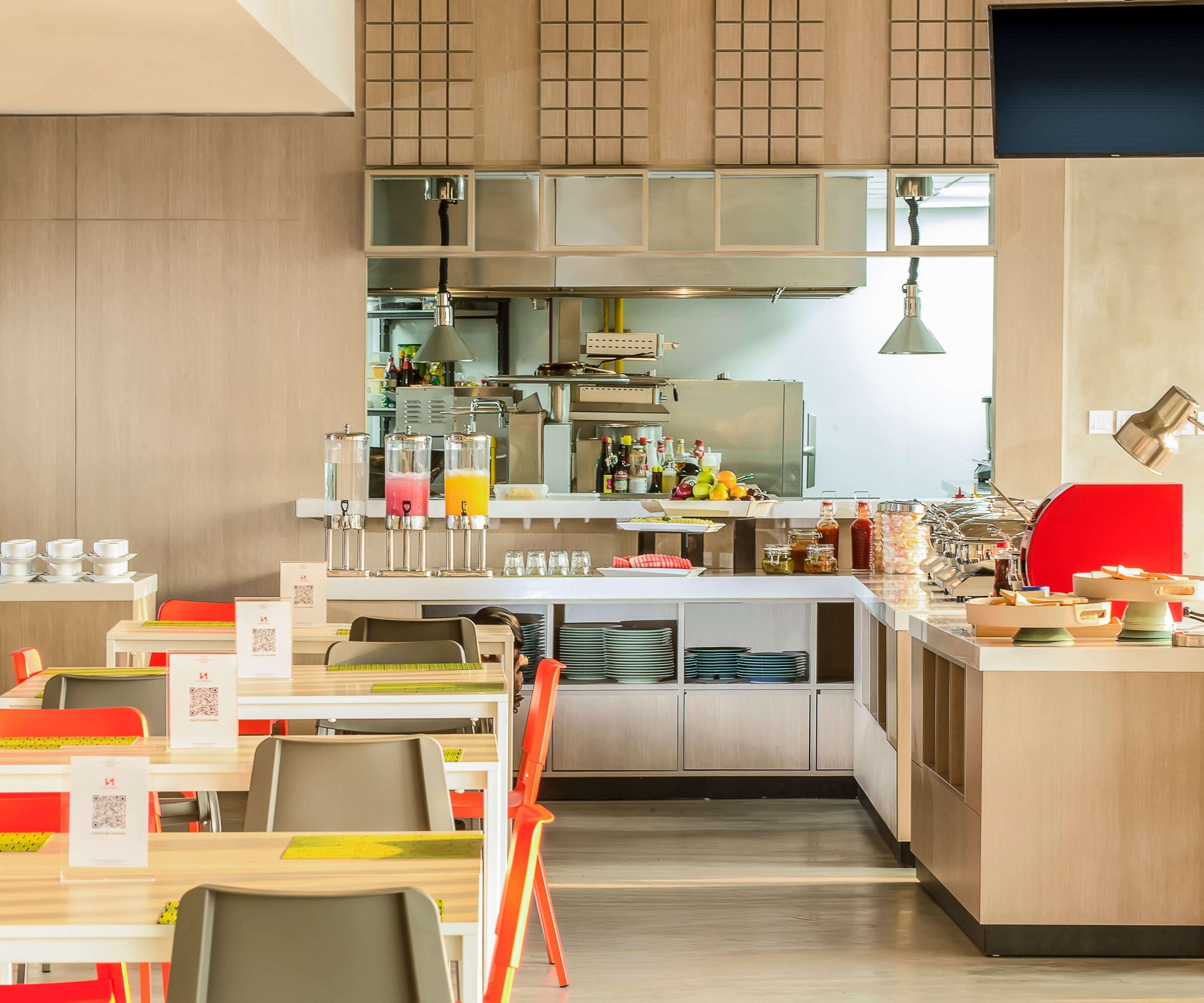 Breakfast, lunch and dinner served