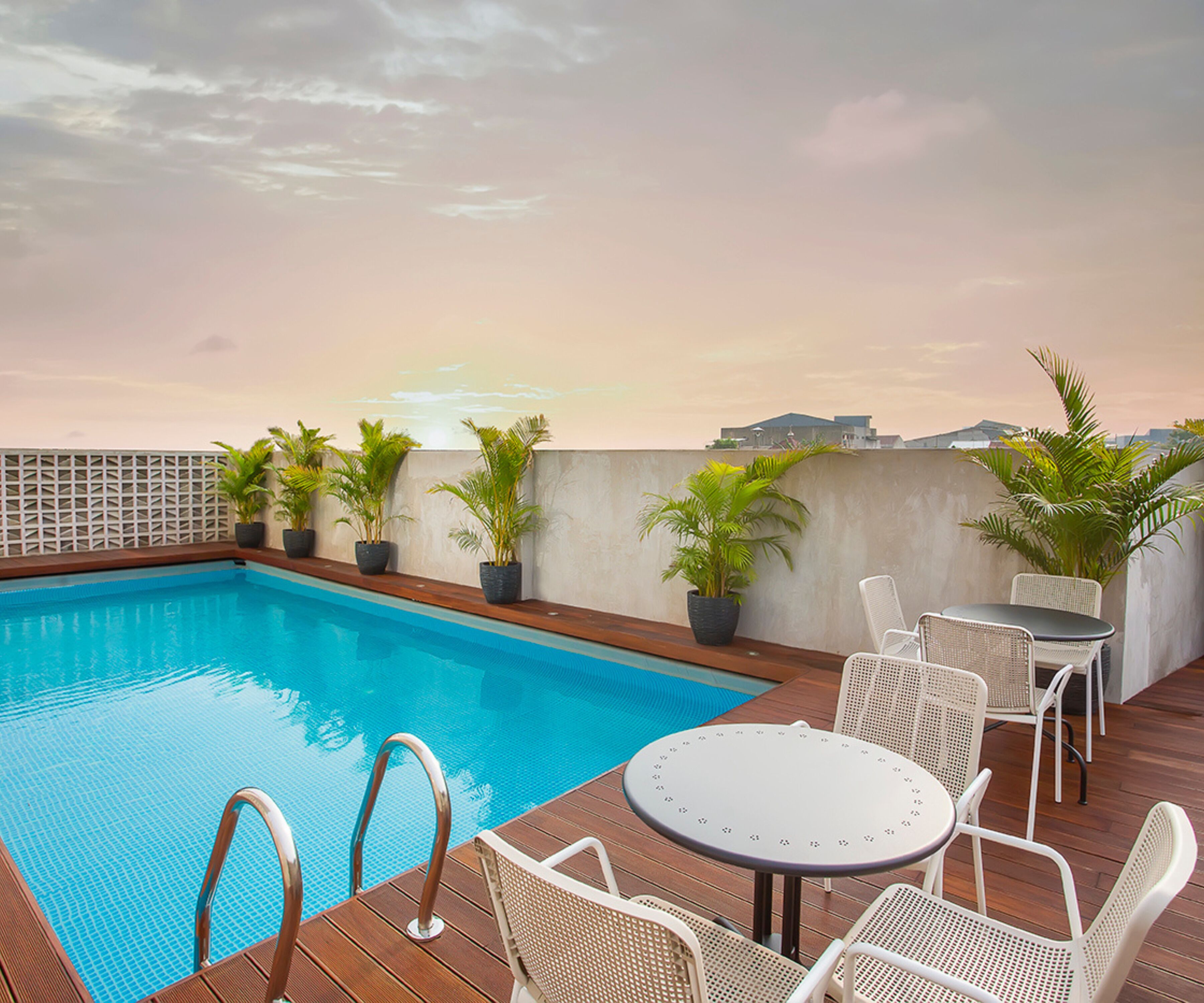 Hồ bơi ngoài trời 