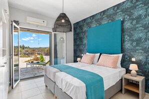 3 bedrooms, in-room safe, iron/ironing board, travel crib - Villa Helios, luxury holiday home, private pool, peaceful rural environment (Xirosterni, Crete)