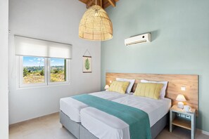 3 bedrooms, in-room safe, iron/ironing board, travel crib - Villa Helios, luxury holiday home, private pool, peaceful rural environment (Xirosterni, Crete)