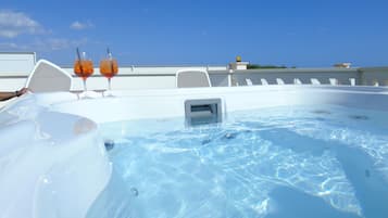 Private spa tub