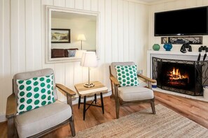 Smart TV, fireplace, DVD player, table football