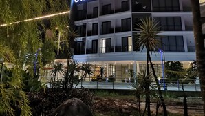 A multi-story hotel with a prominent sign reading "TEL HOTEL SIBU". - Otel Hotel Sibu (Sibu)