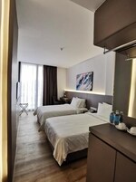 Ropa de cama hipoalergénica y escritorio 