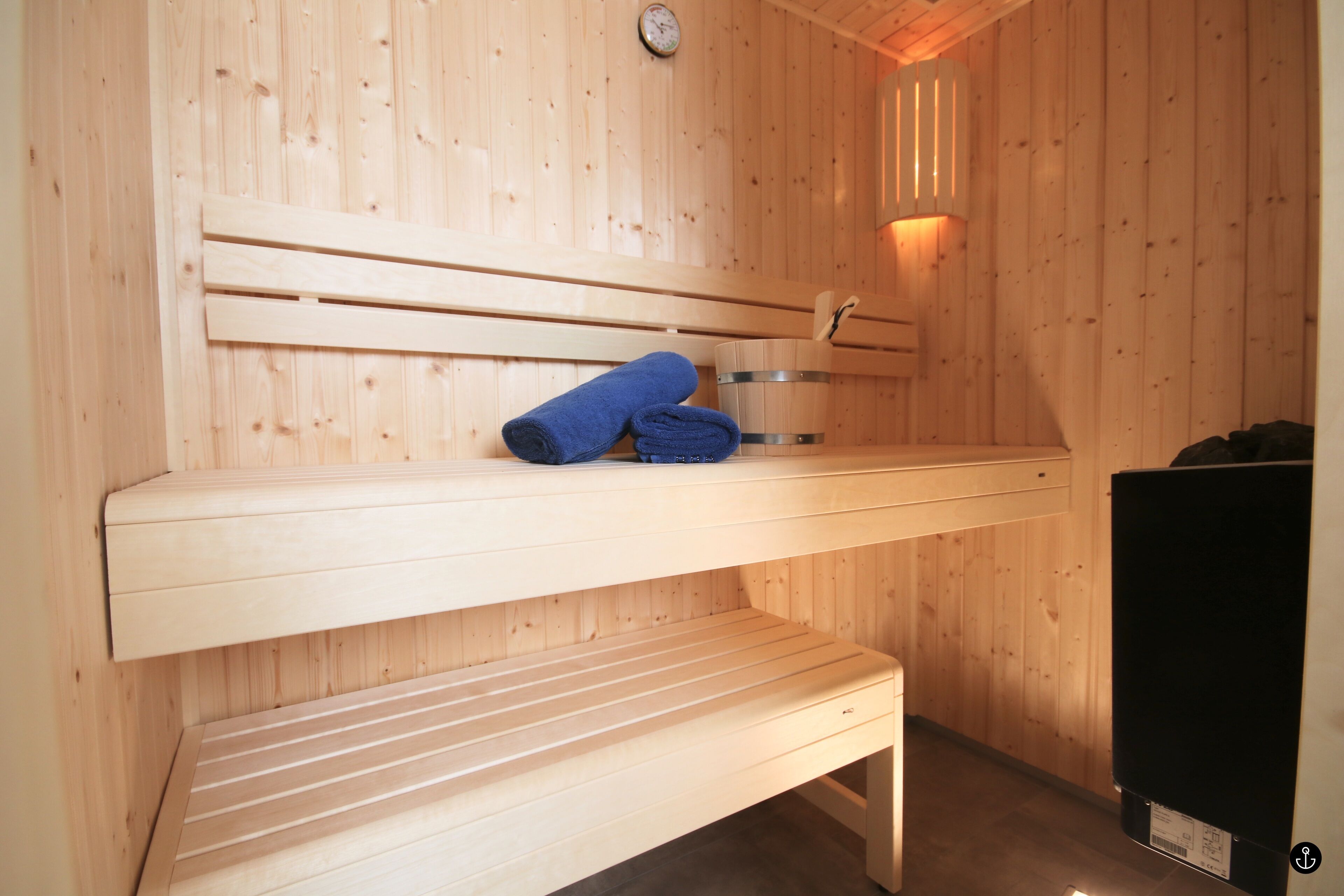 Refugium 4 | Kylpyhuoneen mukavuudet | Suihku, hiustenkuivaaja