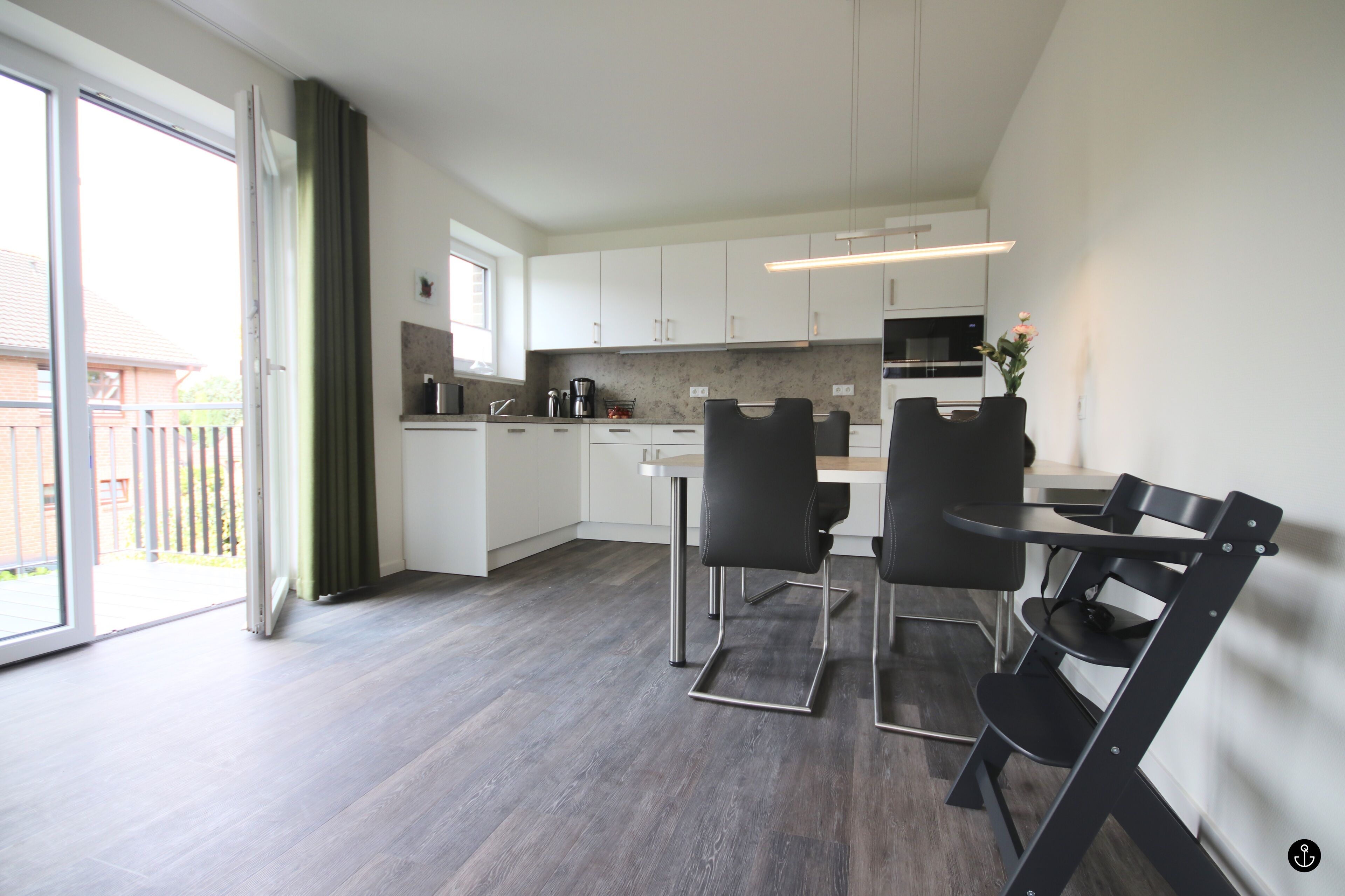 Refugium 4 | Makan dalam bilik